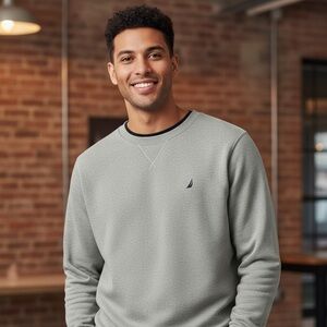 Nautica Light Gray Crewneck Sweatshirt‎ Size Medium